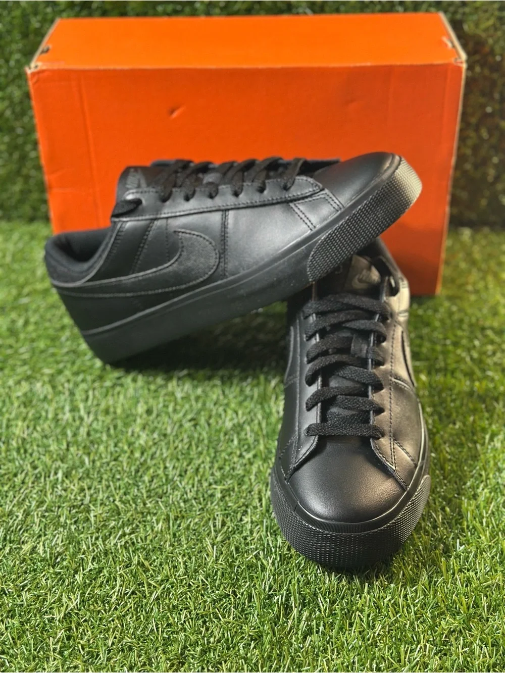 NIKE MATCH SUPREME LEATHER, SIZE 7.5 MENS, COLOR, BLACK/ GUM- LIGHT BROWN, NEW